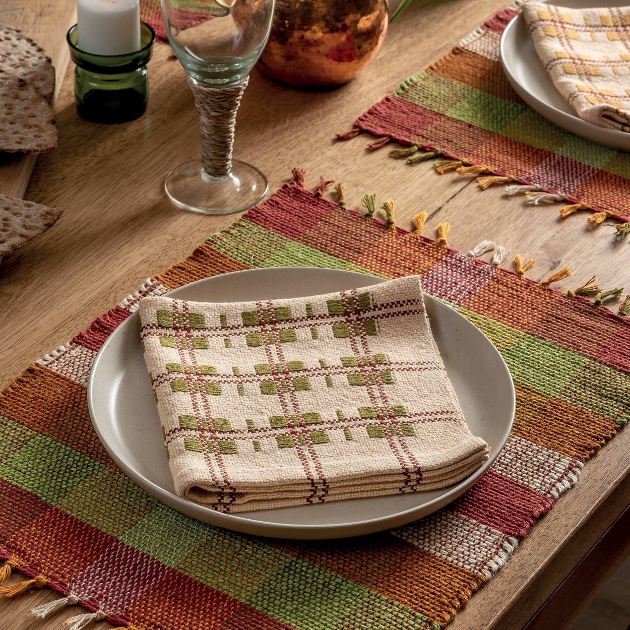 Nordic Hands: 25 Fiber Craft Projects to Discover Scandinavian Culture